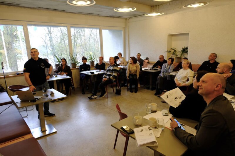 2025 m. spalio 23 d. Team1fist organizuojamas intensyvus įvadinis efektyvios komunikacijos kursas.